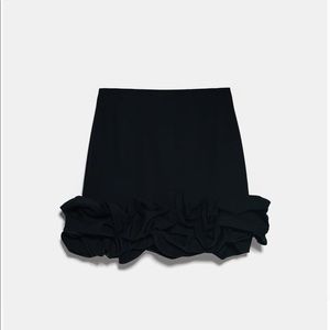 Black ruffle skirt!